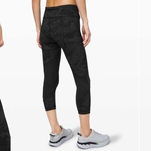 Lululemon Pace Rival Crop *22" Incognito Camo Multi Grey / Black size 6
